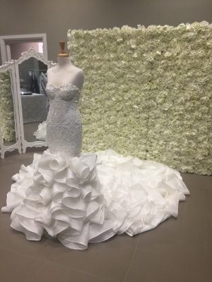 wedding-dress-flower-wall